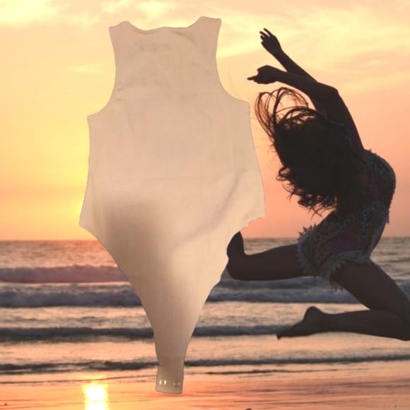 Love for Humanity Body Suit - Picture 4 of 4